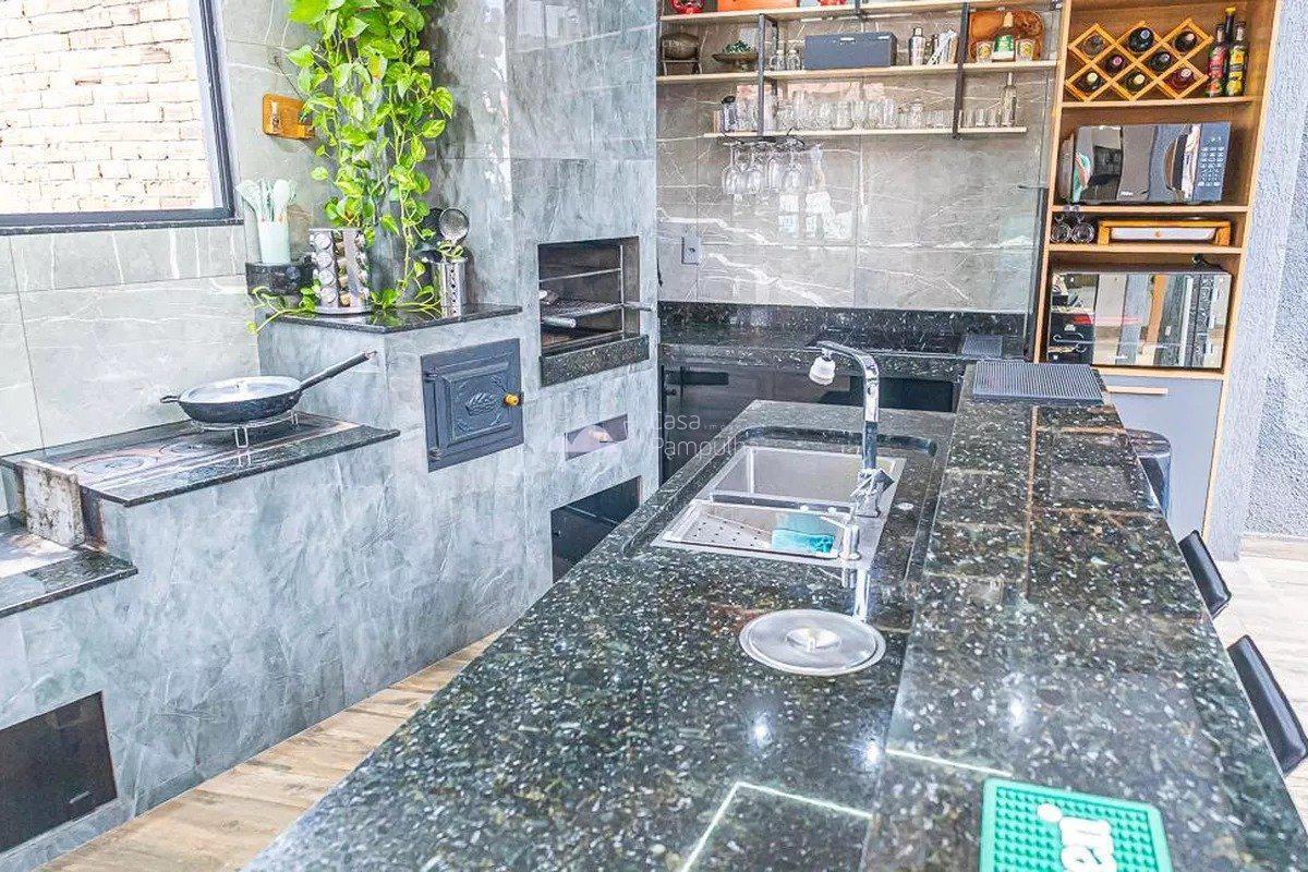 Casa, Floramar, 4 Quartos, 5 Vagas, 1 Suíte