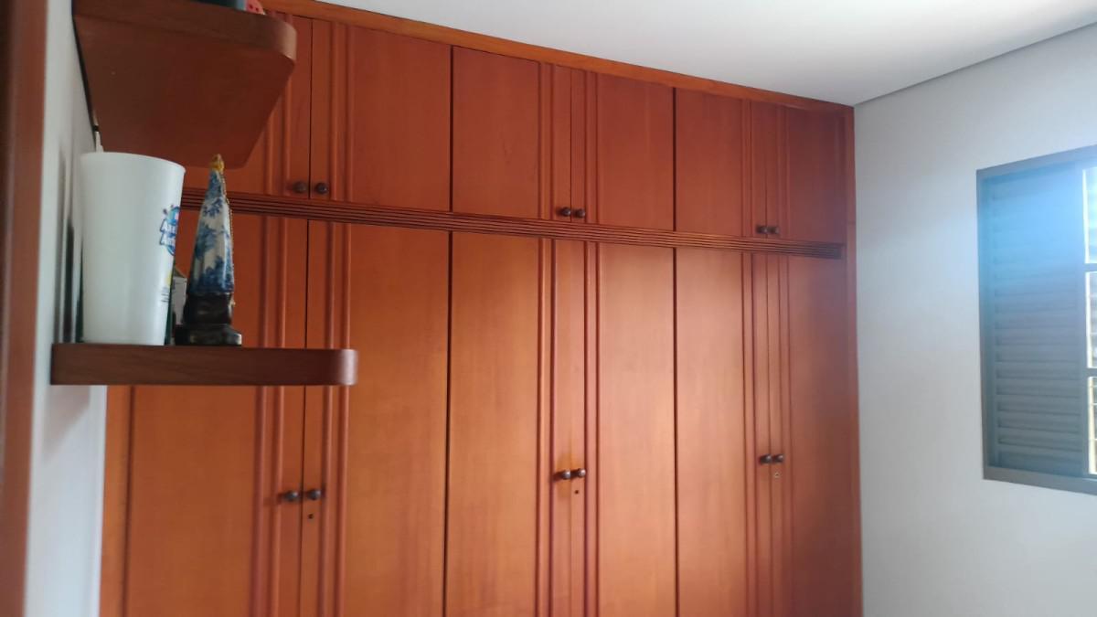 Casa, Colonial, 6 Quartos, 8 Vagas, 1 Suíte