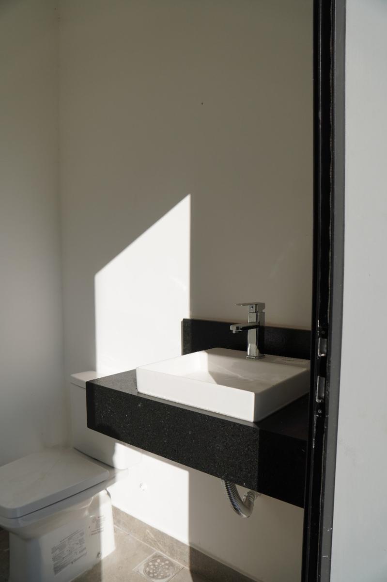 Casa, Trevo, 4 Quartos, 3 Vagas, 2 Suítes