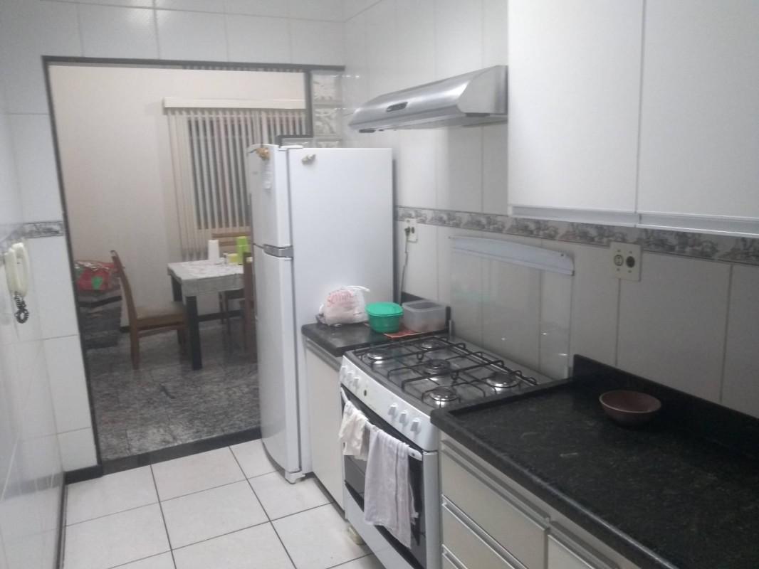 Casa, Santa Terezinha, 5 Quartos, 3 Vagas, 1 Suíte