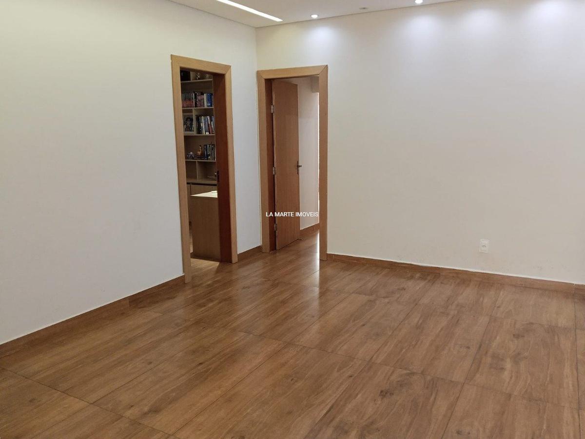 Casa, Santa Cruz Industrial, 4 Quartos, 3 Vagas, 1 Suíte