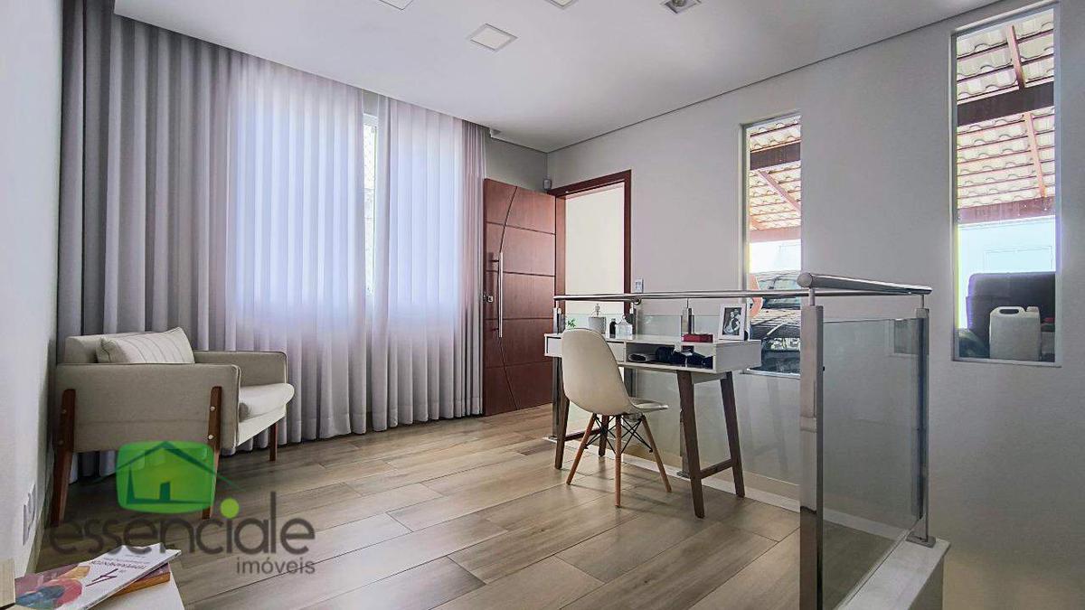 Casa, Europa, 3 Quartos, 4 Vagas, 1 Suíte