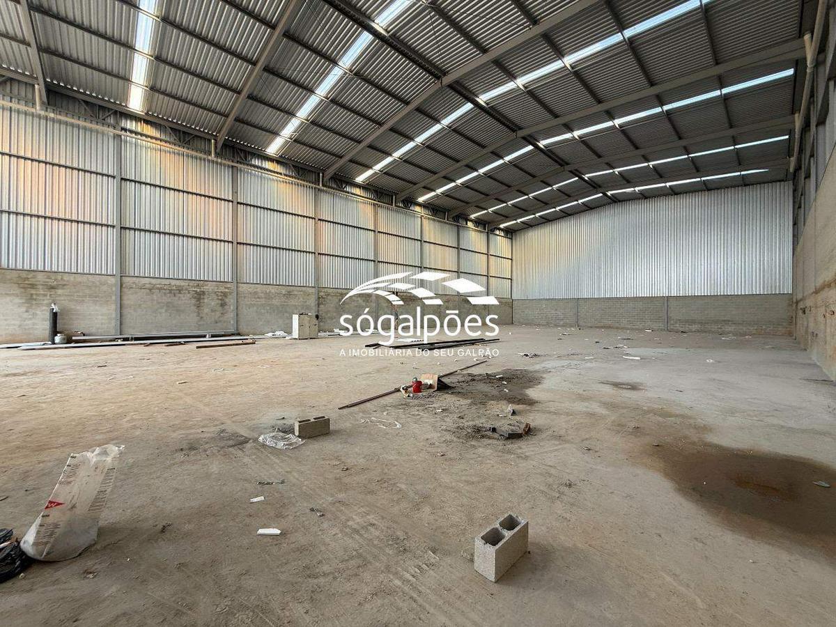 Galpão, Bandeirinhas, 5 Vagas