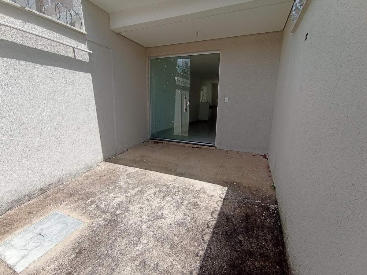 Casa, Planalto, 2 Quartos, 1 Vaga, 2 Suítes