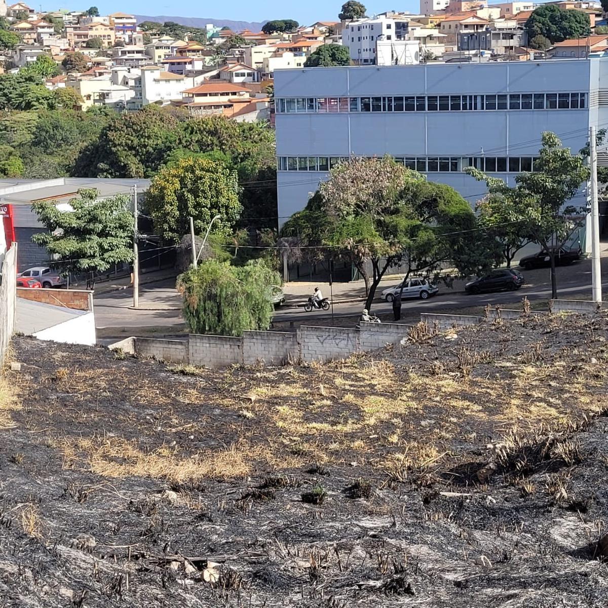 Lote, Jatobá (barreiro), 0 Quarto, 0 Vaga