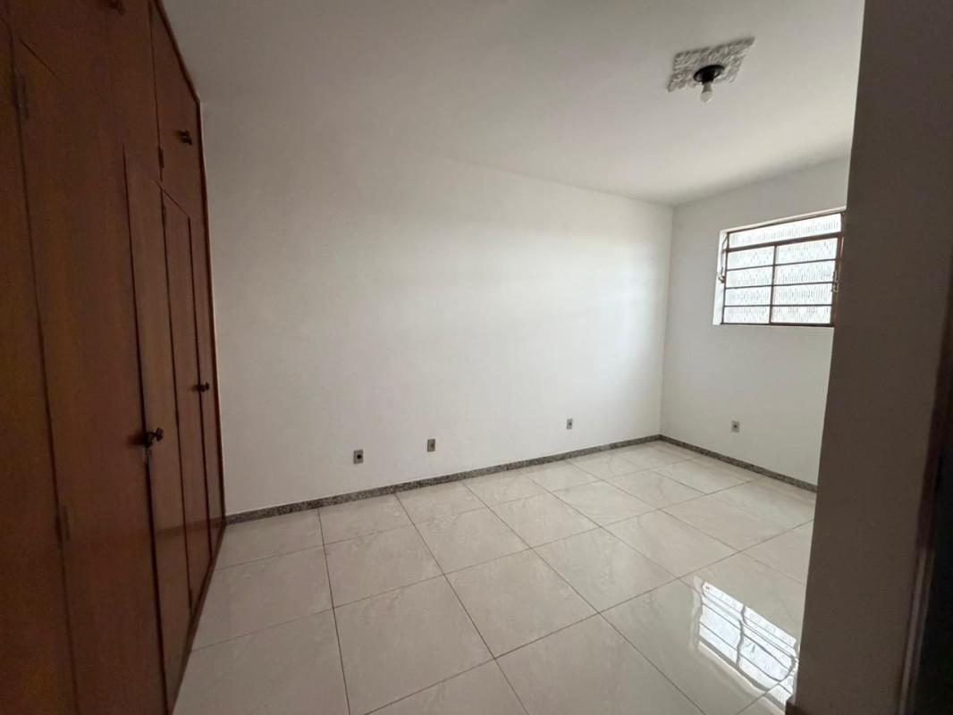 Casa, Graça, 4 Quartos, 2 Vagas, 1 Suíte