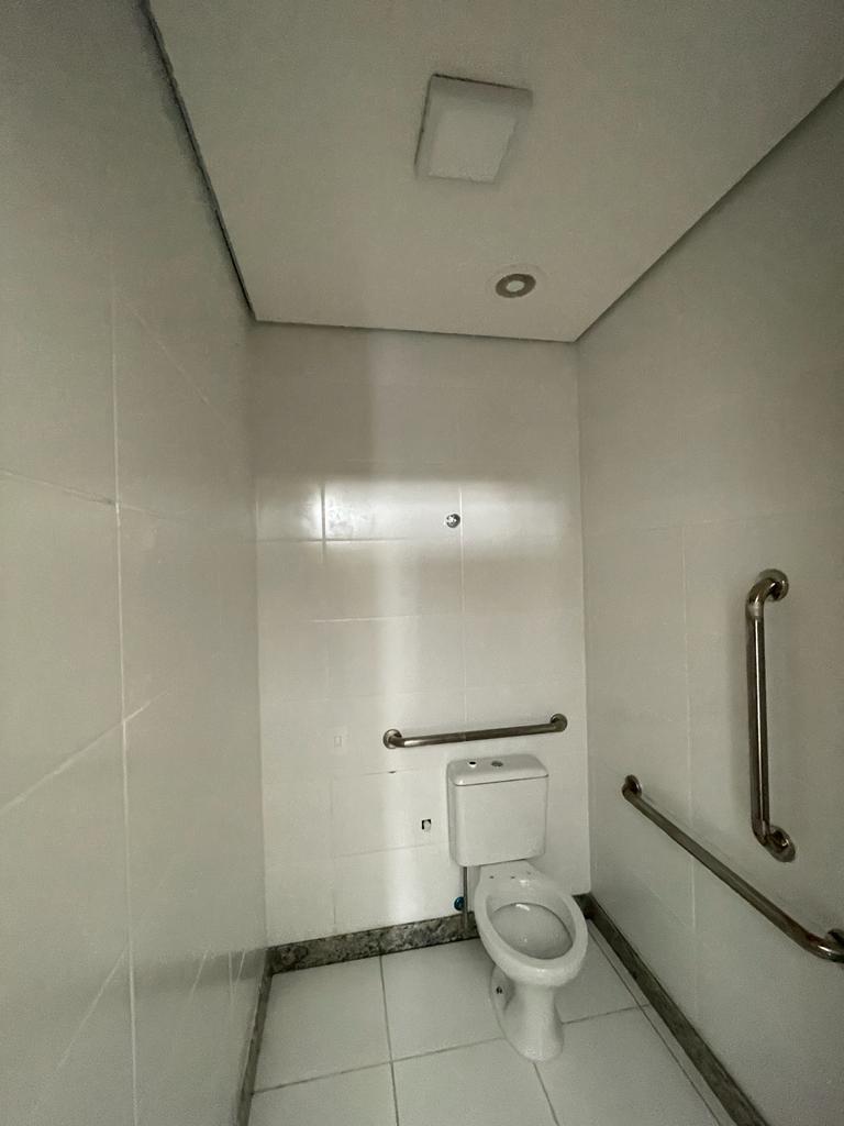 Loja, Santa Lúcia, 0 Vaga
