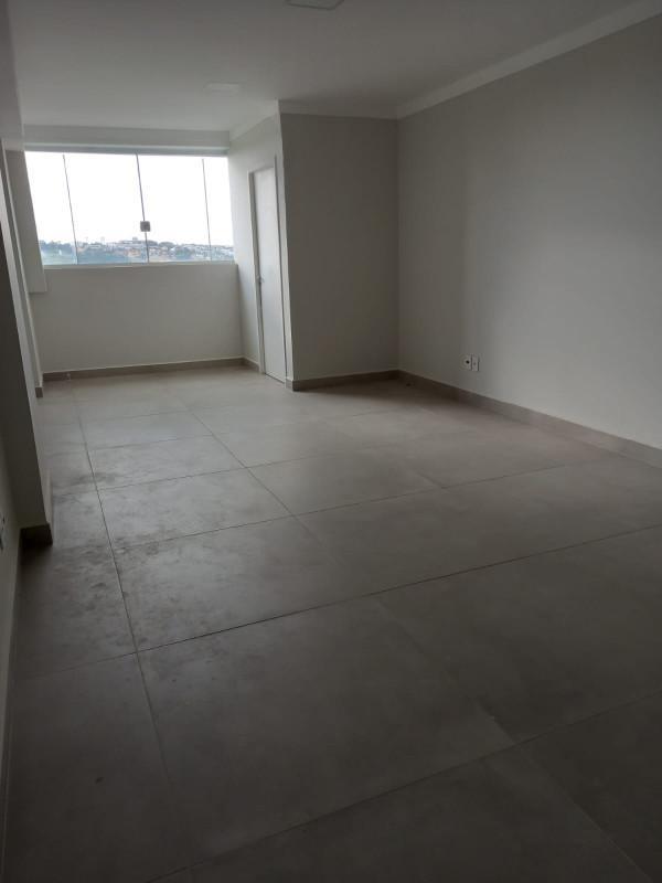 Sala, Vila Verde, 0 Quarto, 0 Vaga