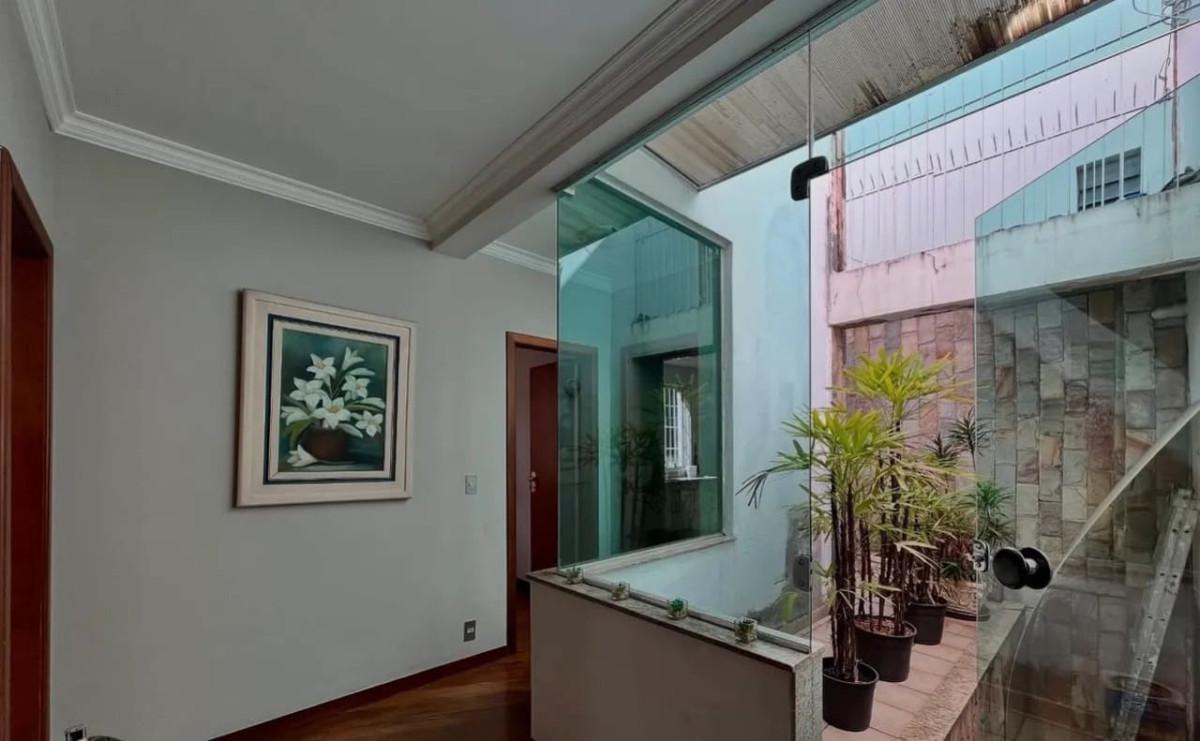 Casa, Nova Esperança, 4 Quartos, 4 Vagas, 1 Suíte