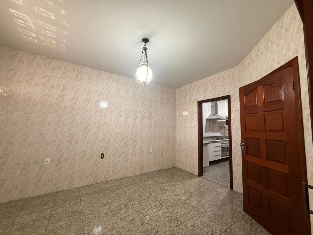 Casa, Sagrada Família, 4 Quartos, 2 Vagas, 1 Suíte