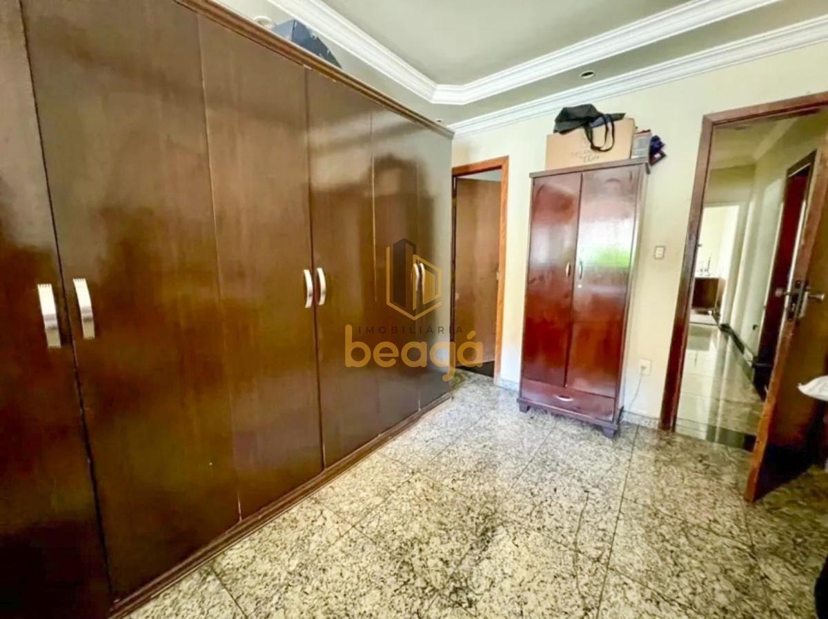 Casa, Santa Terezinha, 3 Quartos, 4 Vagas, 1 Suíte