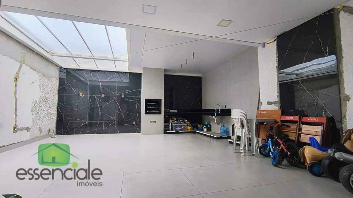 Casa, Europa, 3 Quartos, 4 Vagas, 1 Suíte