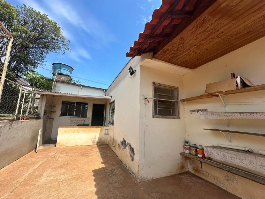 Casa, Centro, 4 Quartos, 2 Vagas, 2 Suítes