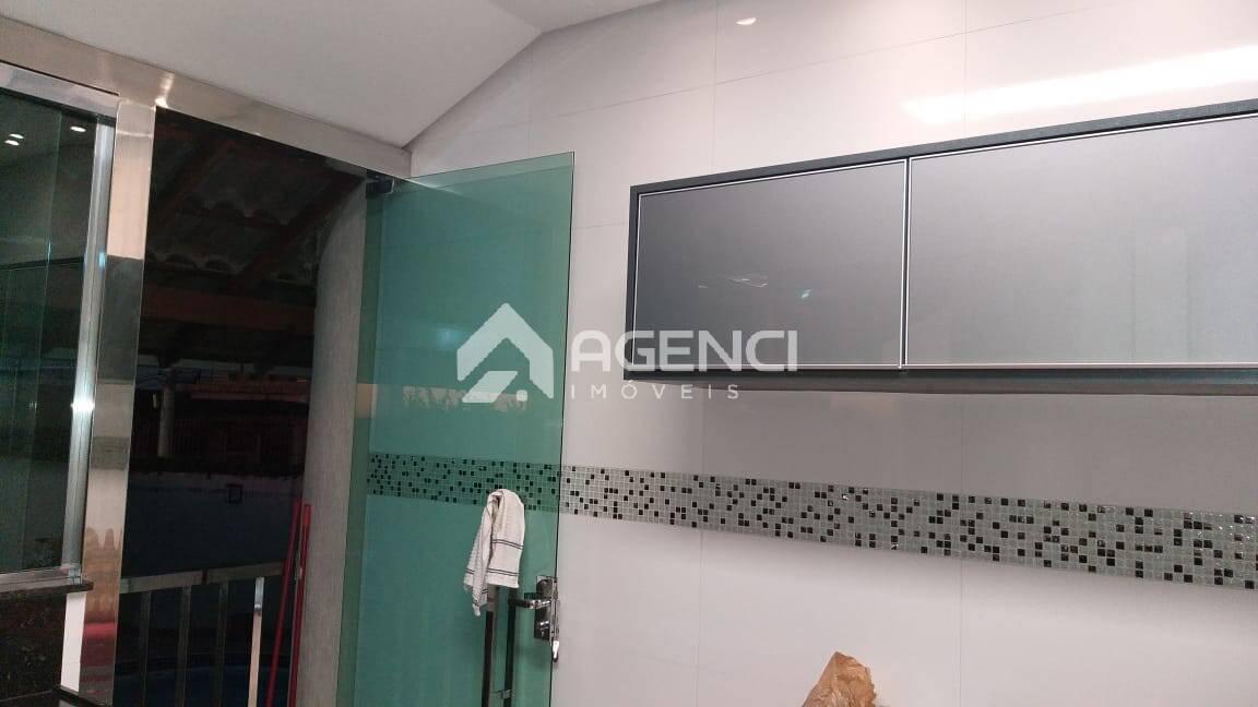 Casa, Camargos, 4 Quartos, 0 Vaga, 2 Suítes