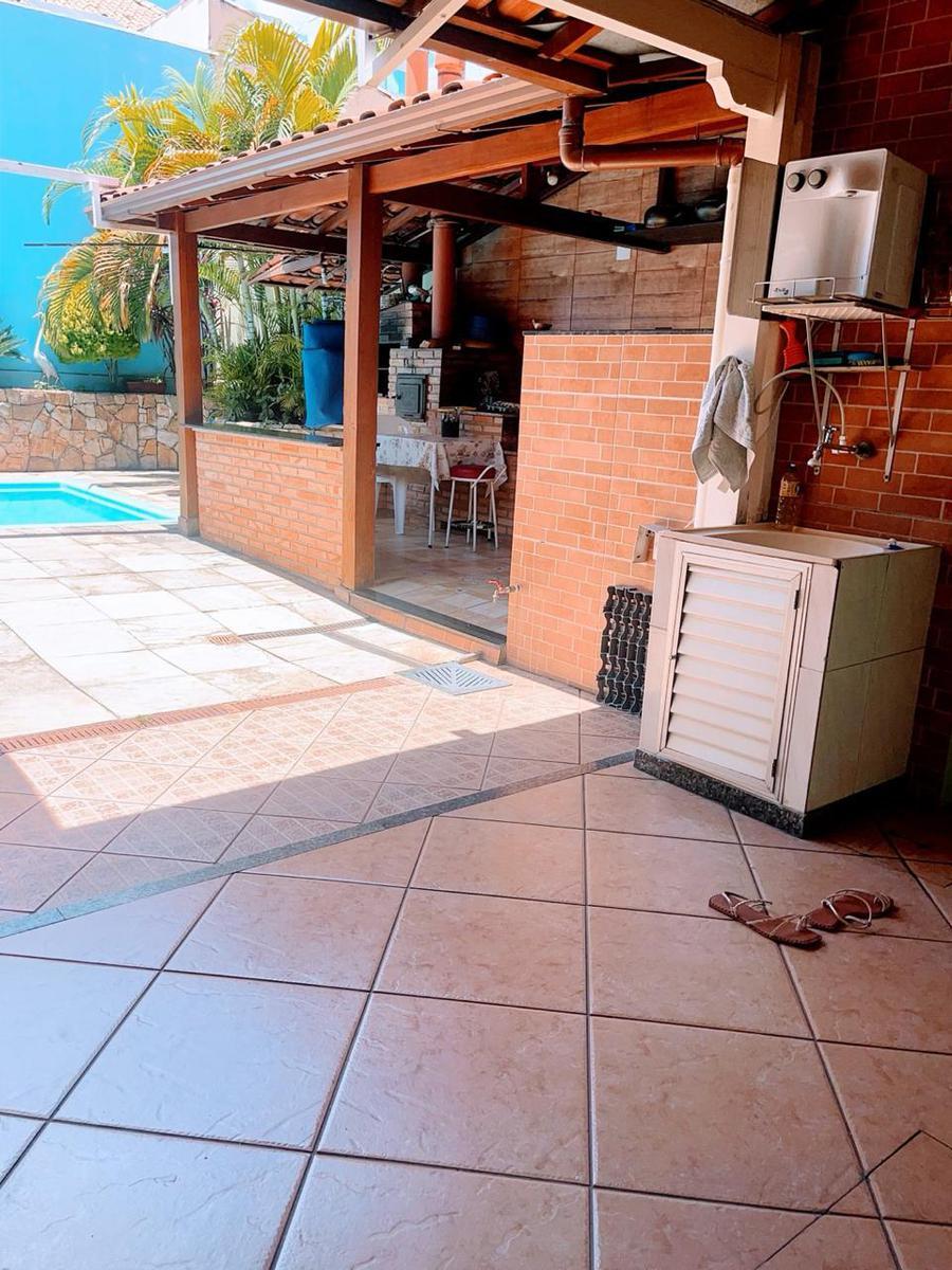 Casa, Castelo, 4 Quartos, 5 Vagas, 1 Suíte