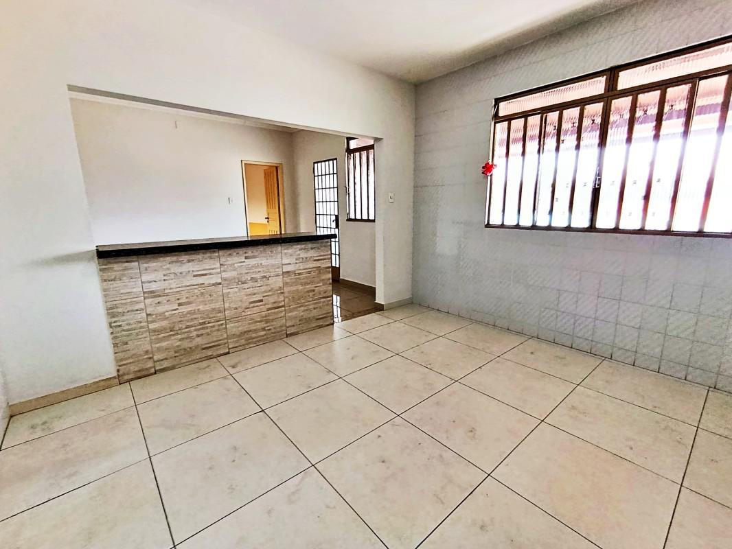 Casa, Caiçaras, 3 Quartos, 4 Vagas, 1 Suíte