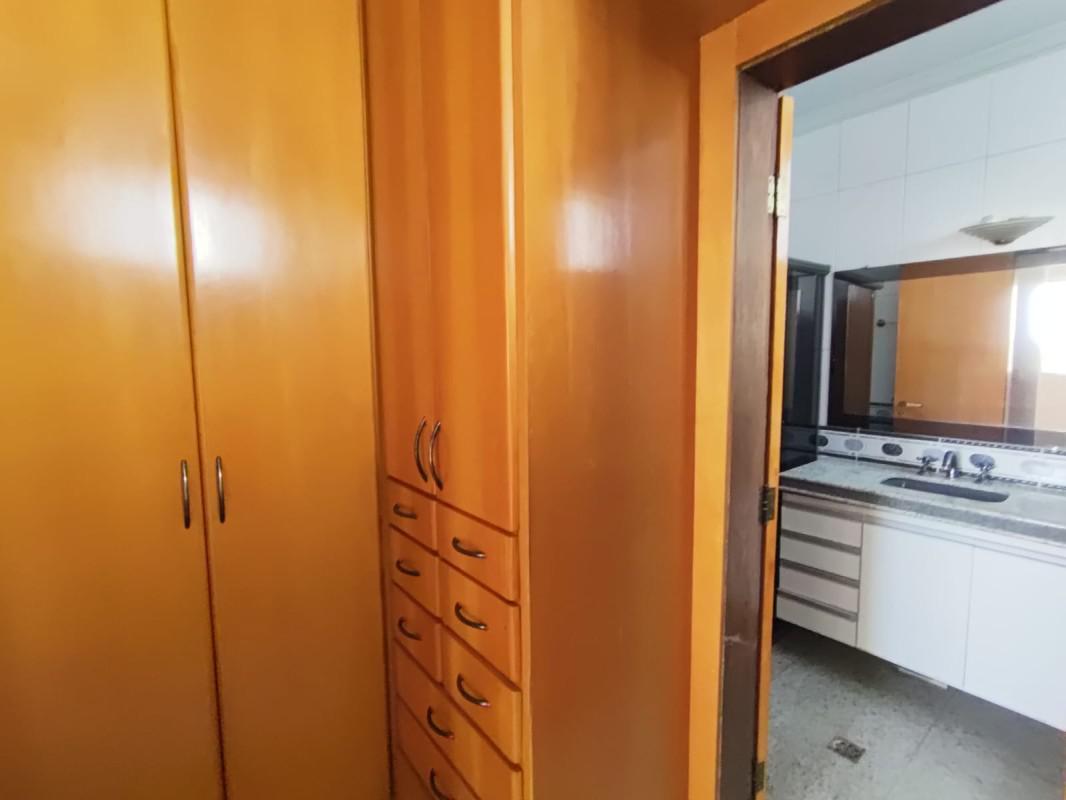 Casa, Inconfidentes, 5 Quartos, 8 Vagas, 2 Suítes