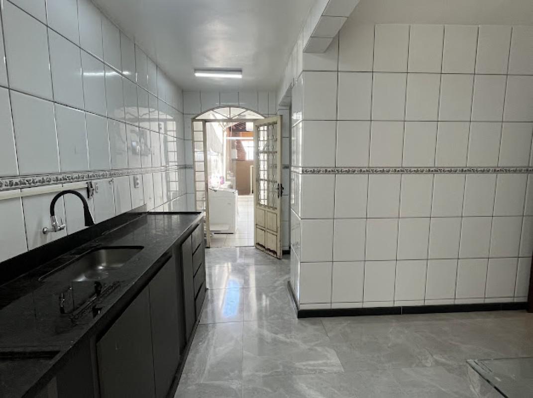 Casa, Alípio de Melo, 4 Quartos, 3 Vagas