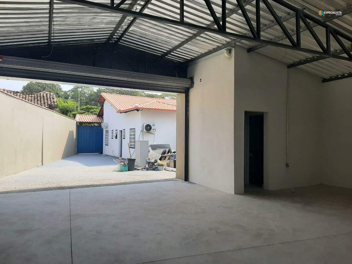 Galpão, Quarenta e Dois, 0 Quarto, 4 Vagas