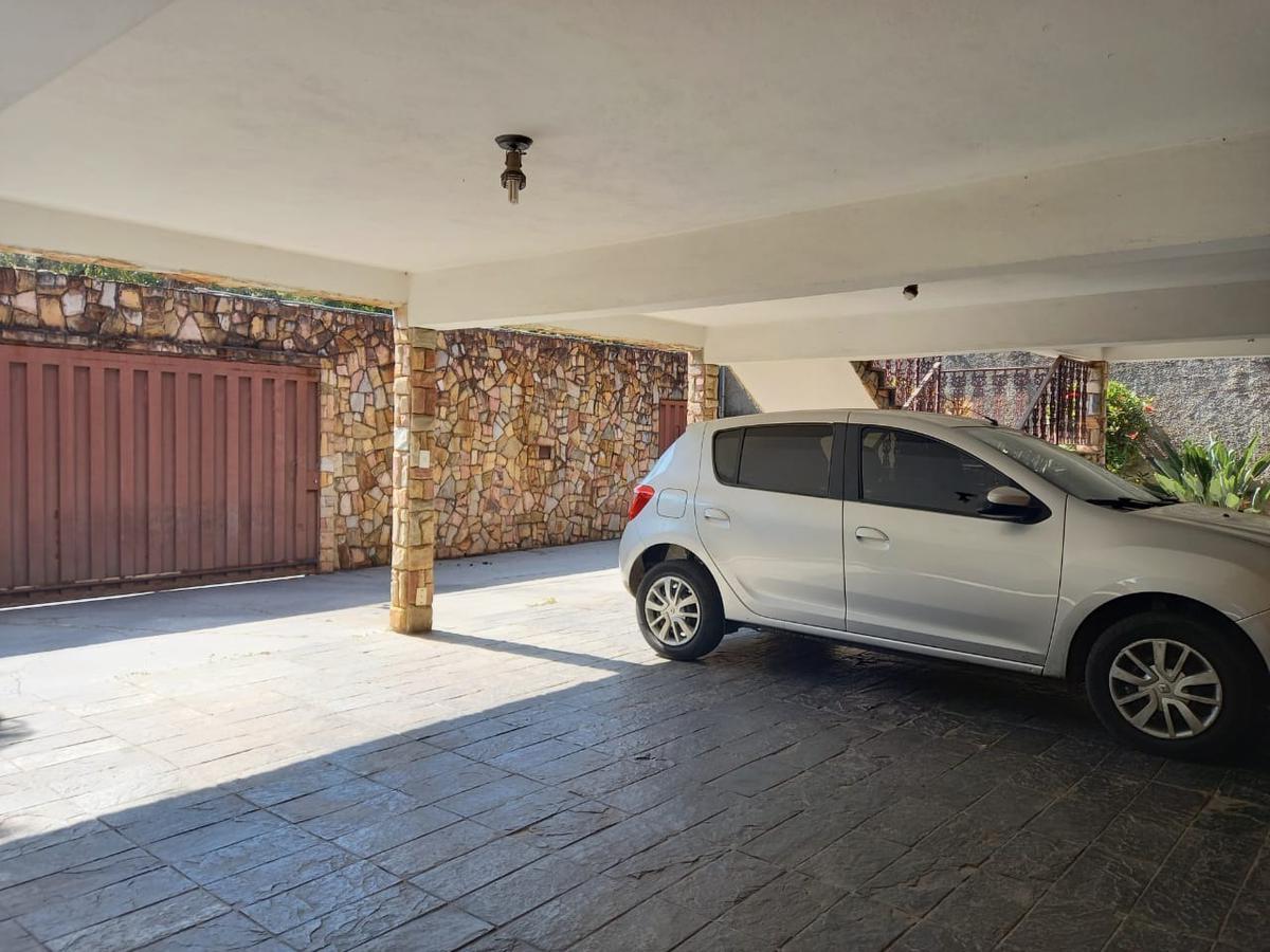 Casa, Castelo, 3 Quartos, 4 Vagas, 1 Suíte