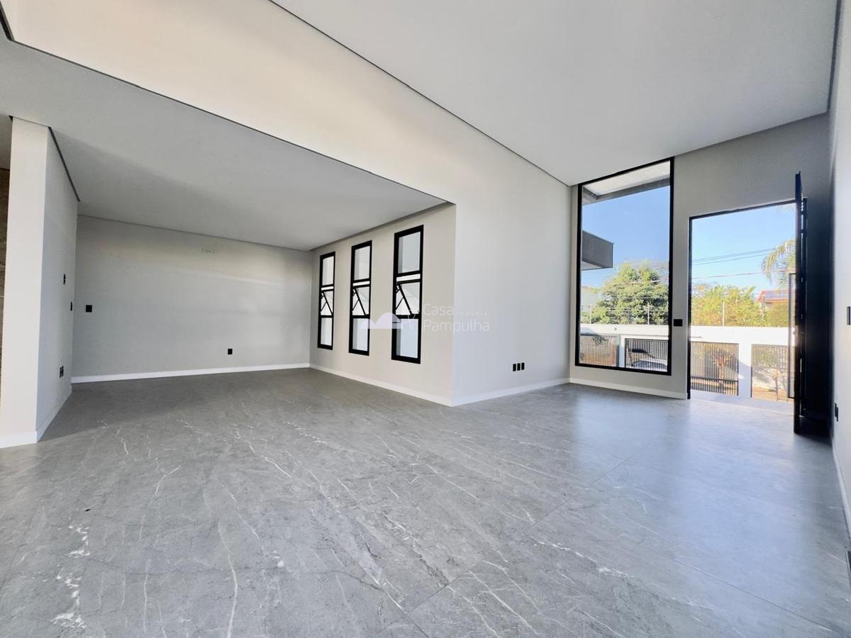 Casa, Trevo, 4 Quartos, 3 Vagas, 3 Suítes