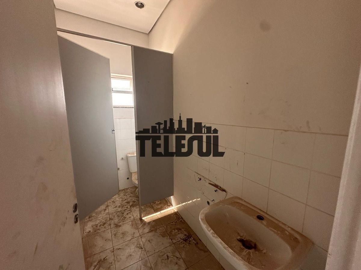 Galpão, Jardim Andere, 0 Quarto, 14 Vagas