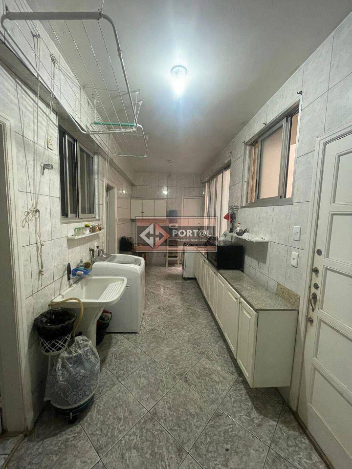 Apartamento, Centro, 4 Quartos, 0 Vaga, 1 Suíte