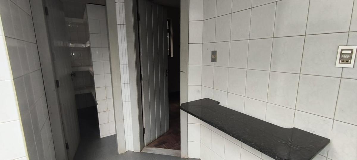 Casa, Itapoã, 5 Quartos, 4 Vagas, 1 Suíte