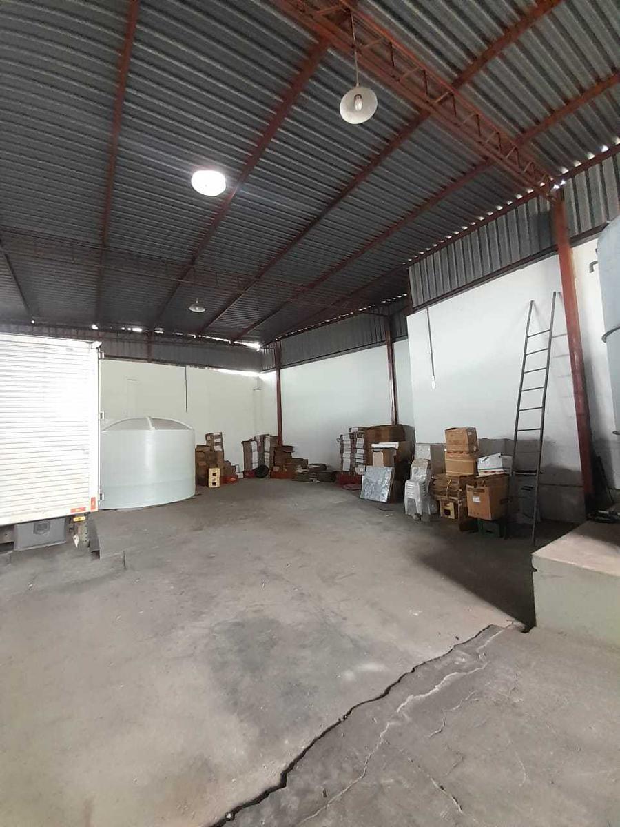 Galpão, Caiçaras, 0 Quarto, 10 Vagas