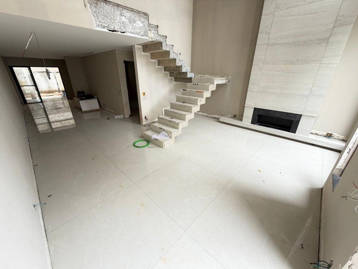 Casa, Planalto, 4 Quartos, 4 Vagas, 1 Suíte