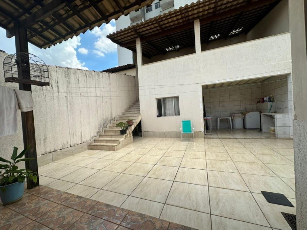 Casa, Teixeira Dias (barreiro), 3 Quartos, 2 Vagas, 1 Suíte