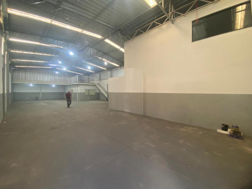 Galpão, São Geraldo, 0 Quarto, 20 Vagas
