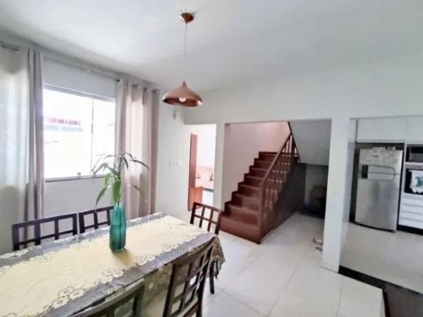 Casa, Esplanada, 4 Quartos, 2 Vagas, 1 Suíte