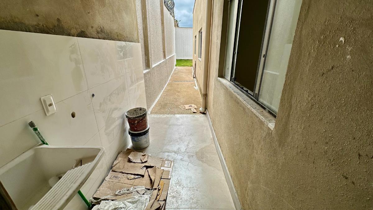 Casa, Conjunto Minascaixa, 3 Quartos, 2 Vagas, 1 Suíte