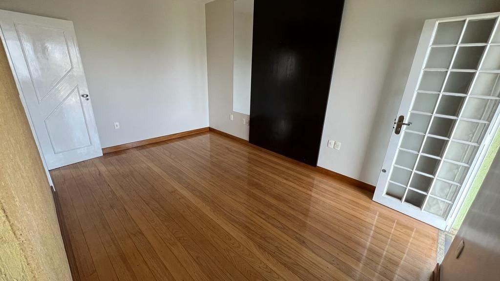 Casa, Itatiaia, 3 Quartos, 0 Vaga