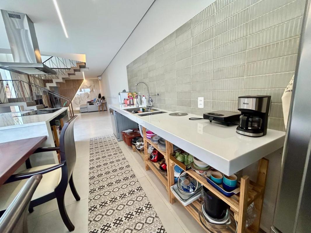Casa, Trevo, 3 Quartos, 3 Vagas, 1 Suíte
