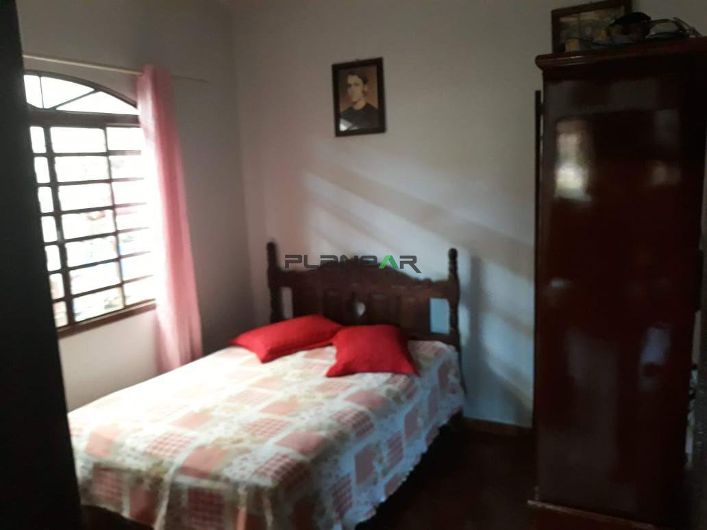 Casa, Industrial São Luiz, 4 Quartos, 4 Vagas, 2 Suítes