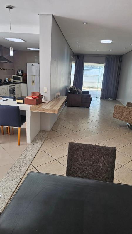 Casa, Filadélfia, 3 Quartos, 4 Vagas, 2 Suítes