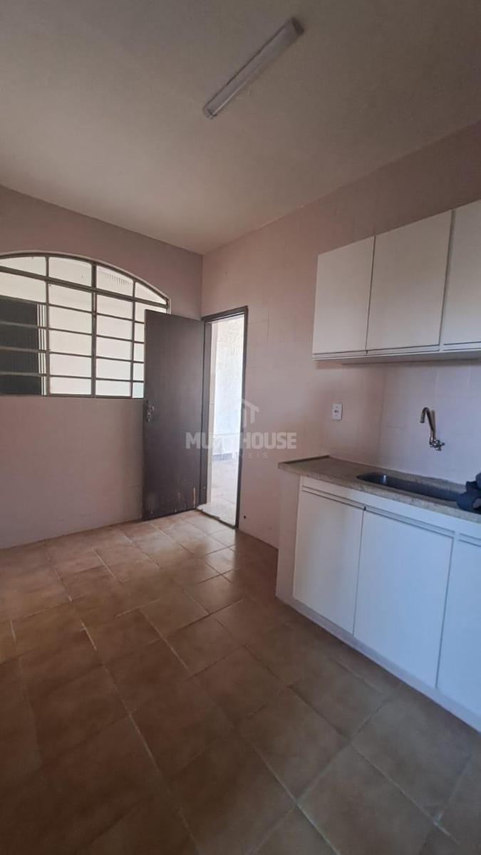 Casa, Candelária, 4 Quartos, 3 Vagas, 1 Suíte