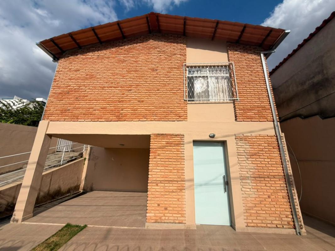 Casa, Planalto, 3 Quartos, 2 Vagas