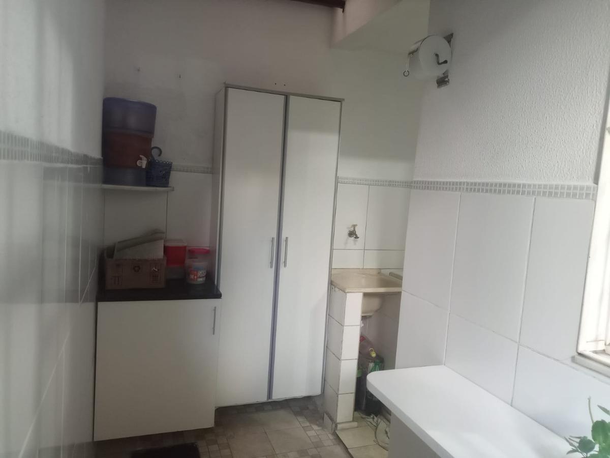 Casa, Fernão Dias, 2 Quartos, 1 Vaga
