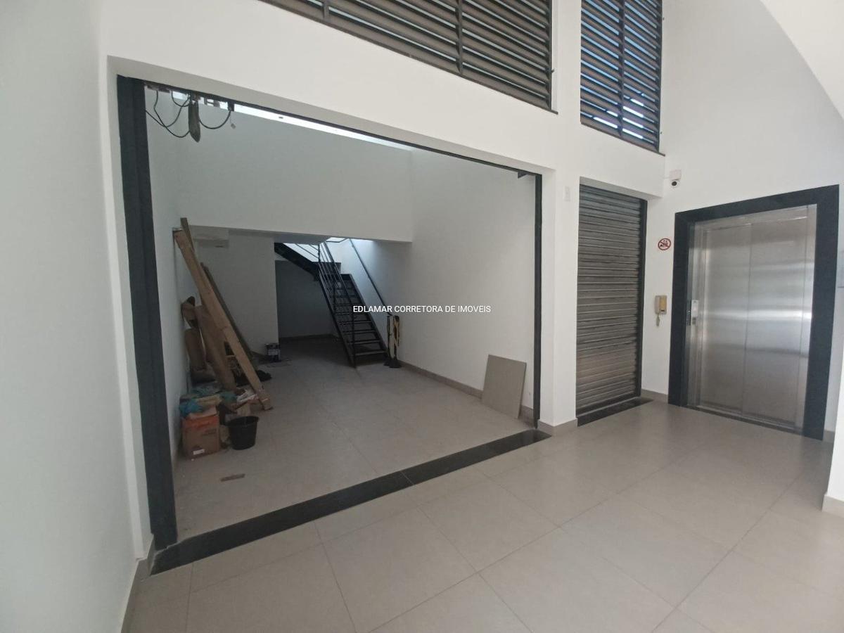 Galpão, Glória, 0 Quarto, 4 Vagas