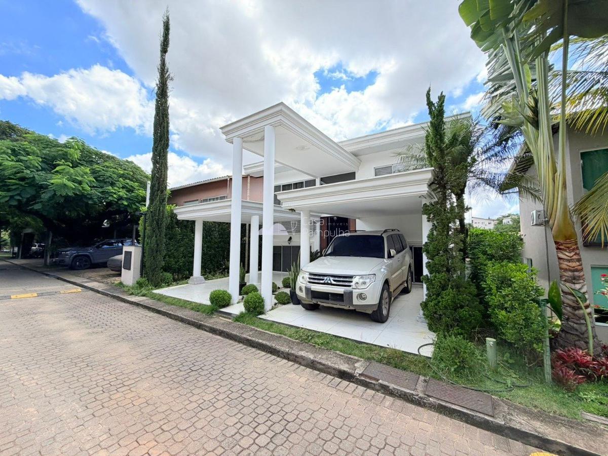 Casa, Trevo, 4 Quartos, 2 Vagas, 2 Suítes