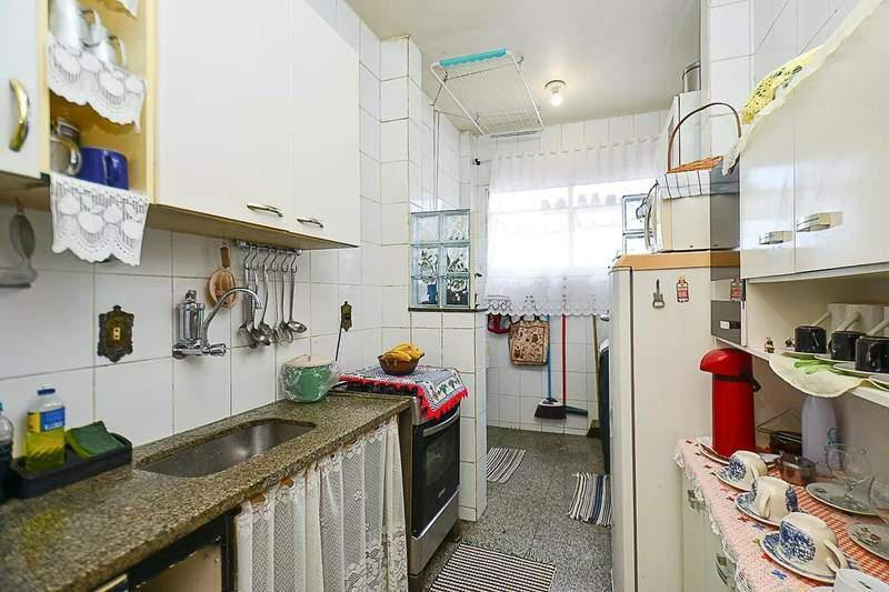 Apartamento, Sagrada Família, 2 Quartos, 1 Vaga, 1 Suíte