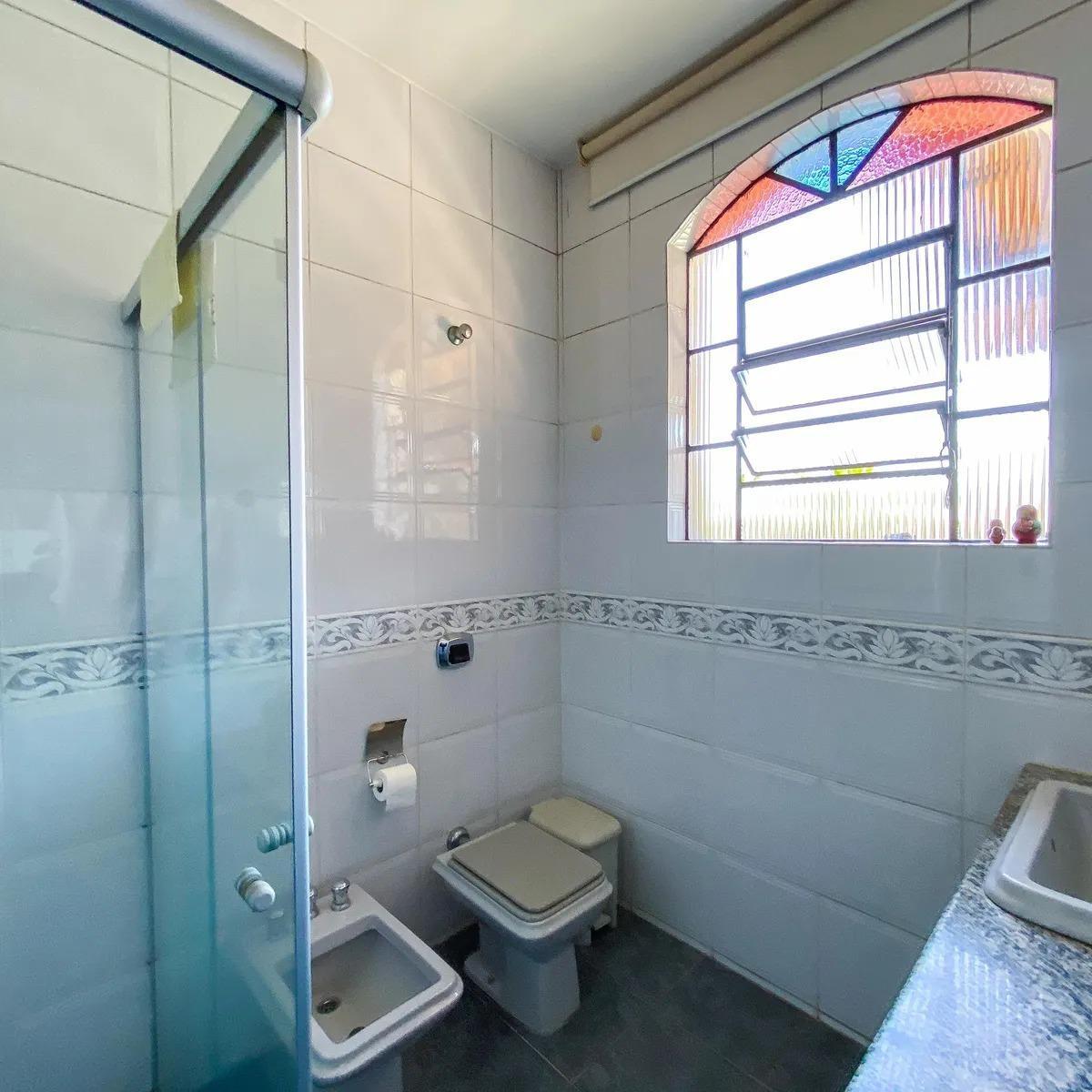 Casa, Palmeiras, 5 Quartos, 8 Vagas, 1 Suíte