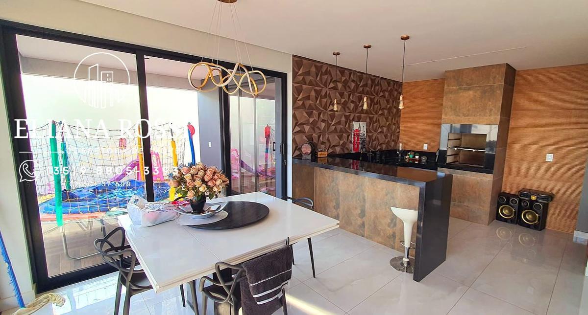 Casa, Centro, 4 Quartos, 3 Vagas, 1 Suíte