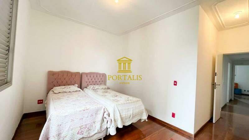 Apartamento, Funcionários, 4 Quartos, 2 Vagas, 1 Suíte