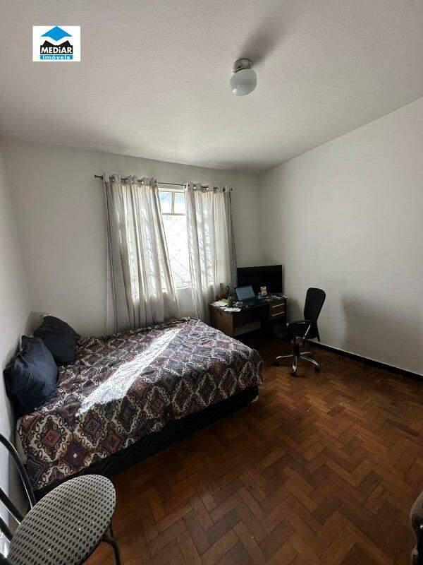 Casa, Sagrada Família, 3 Quartos, 2 Vagas, 1 Suíte