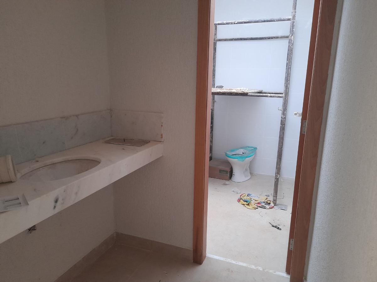 Casa, Esplanada, 3 Quartos, 2 Vagas, 1 Suíte
