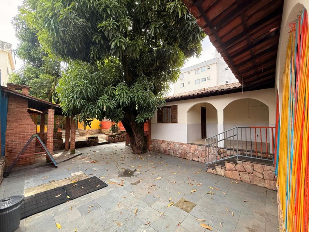 Casa, Sagrada Família, 3 Quartos, 2 Vagas, 2 Suítes